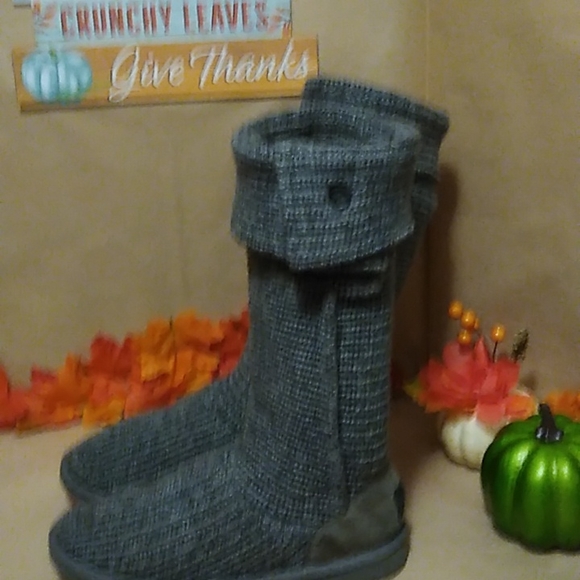 UGG boots sz 8 - Picture 2 of 6